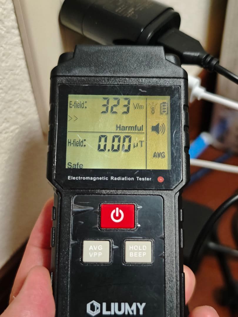 電磁波測定器　電磁波過敏症の環境調査に使用