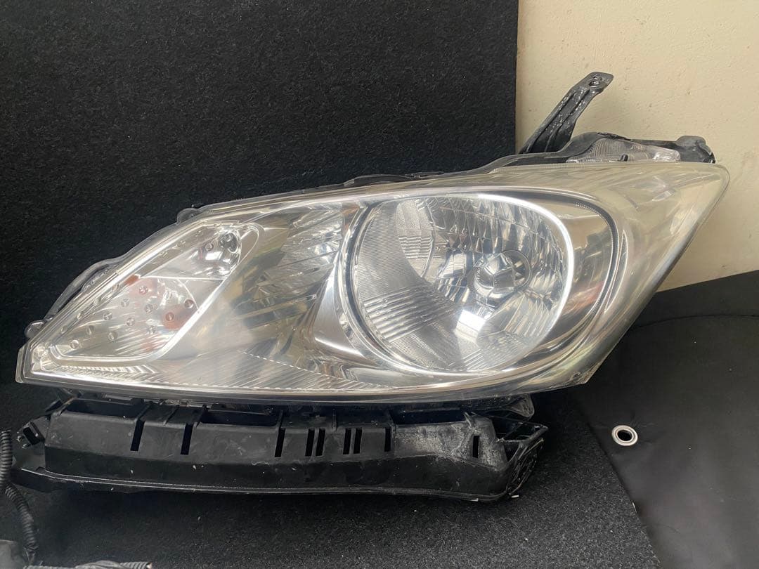 ホンダ フリード GB3 GB4 前期 純正 HIDヘッドライト 左右セット