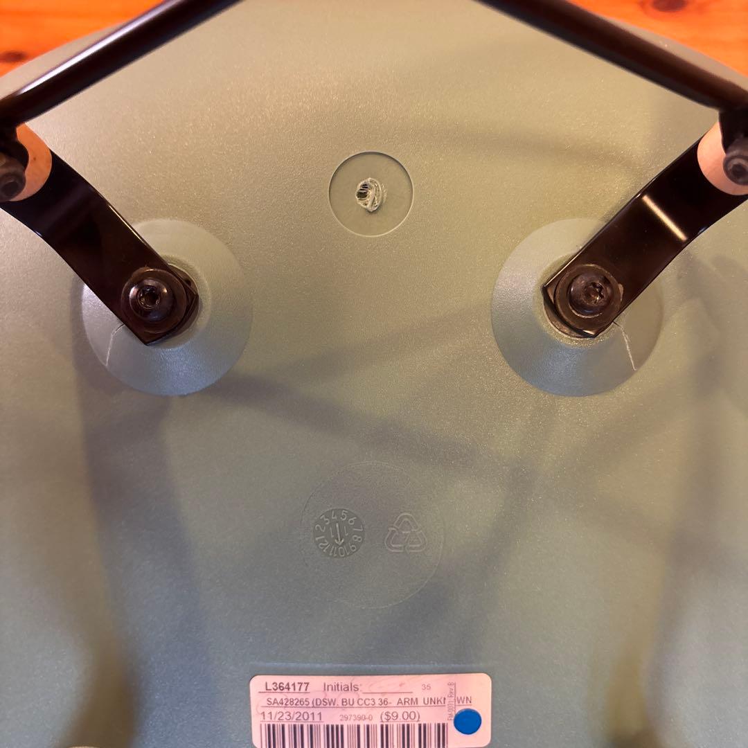 数量限定イームズシェルチェア　シーフォームグリーン　DSW ハーマンミラー