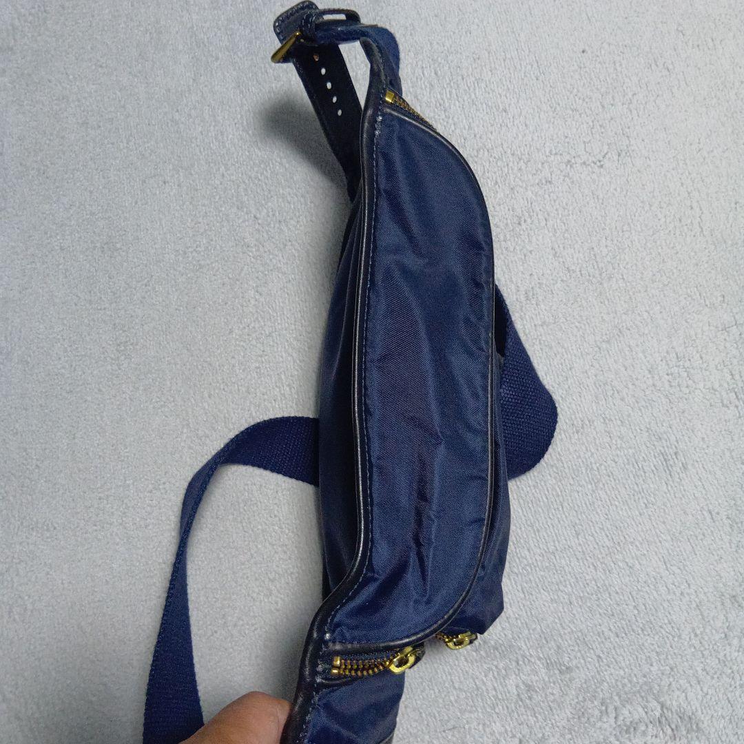 最終値下【超美品】フェリージ　ボディバッグ　ナイロン　ネイビー　斜め掛け　人気色