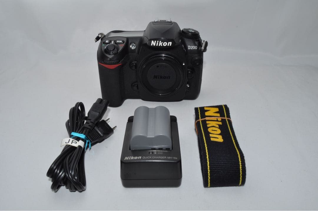 【動作OK】 Nikon ニコン D200 ボディ デジタル 一眼レフ カメラ
