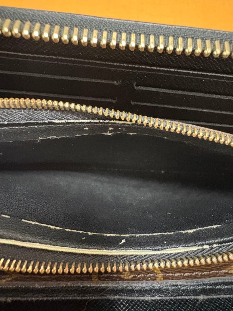 LOUIS VUITTON MI5106 レティーロ ジッピーウォレット