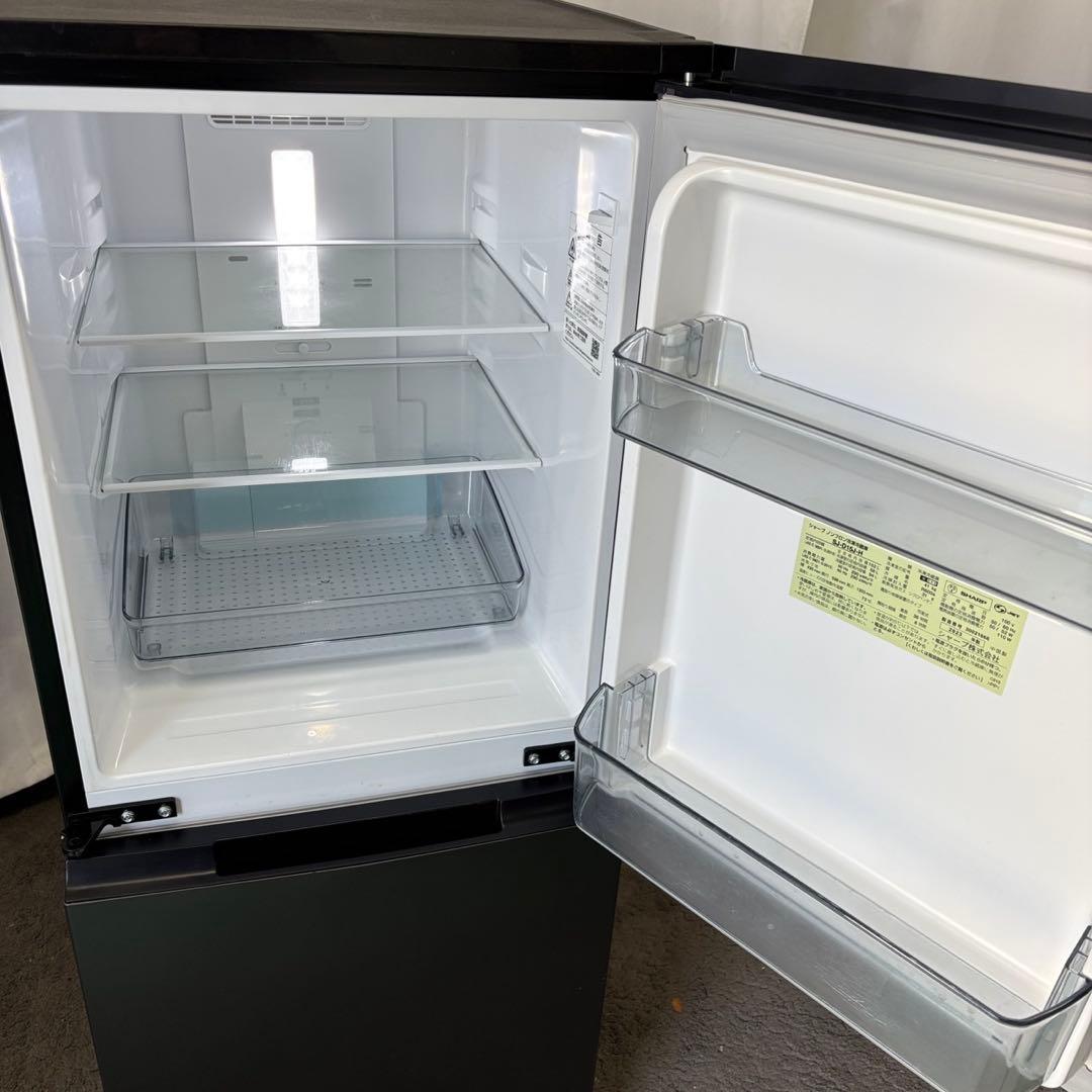 101⭕️冷蔵庫　SHARP　家電　一人暮らし　黒　設置無料　両開き　安い　小型