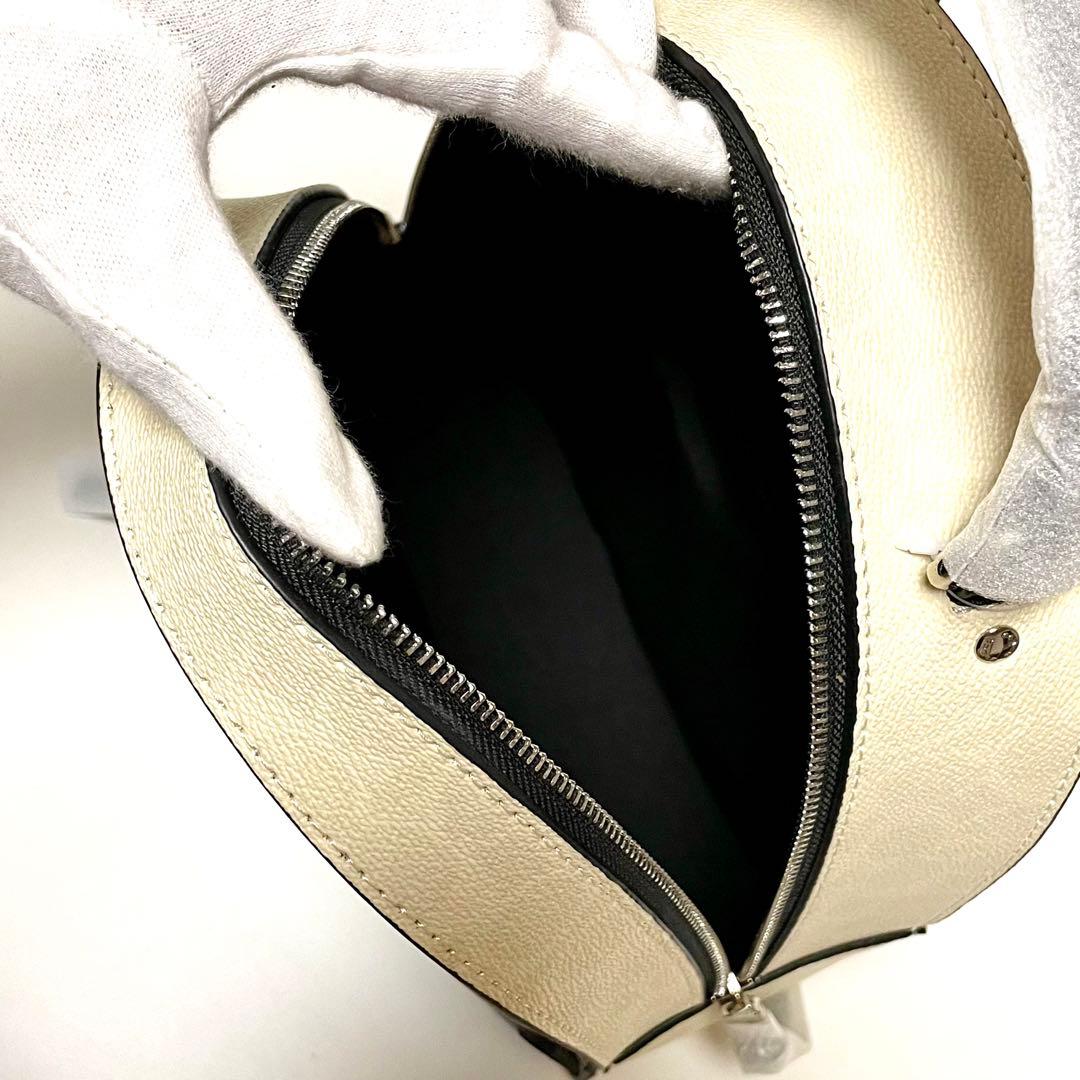 COACH シグネチャー柄 バックパック リュック　レディースC4082 新品