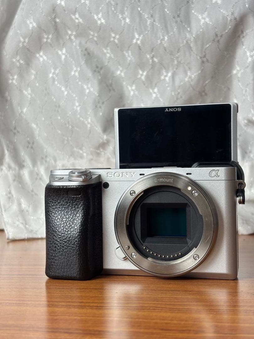 SONY a6400 シルバー ボディのみ 美品 動作良好 4K対応