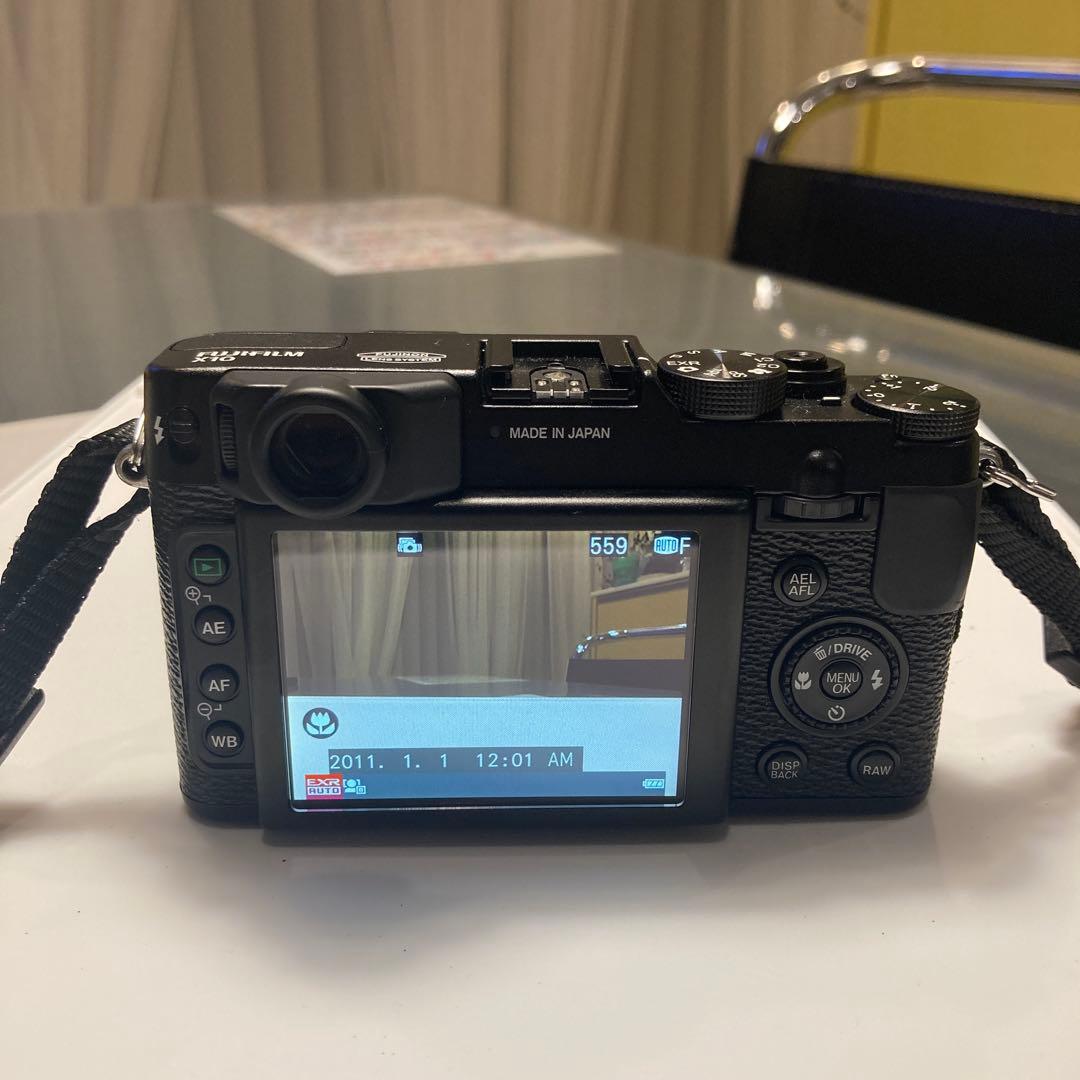 【美品】デジカメ　富士フイルム　X10