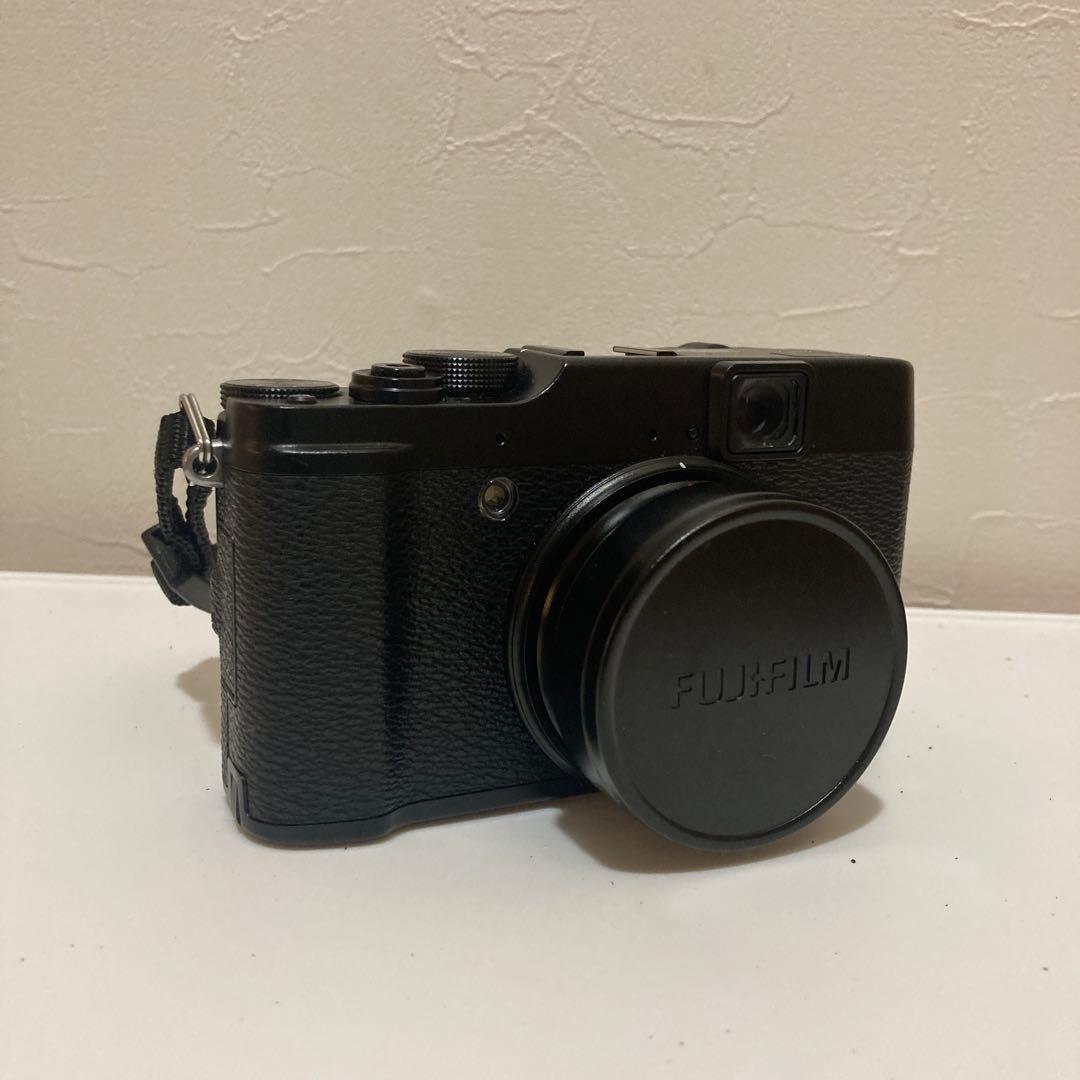 【美品】デジカメ　富士フイルム　X10