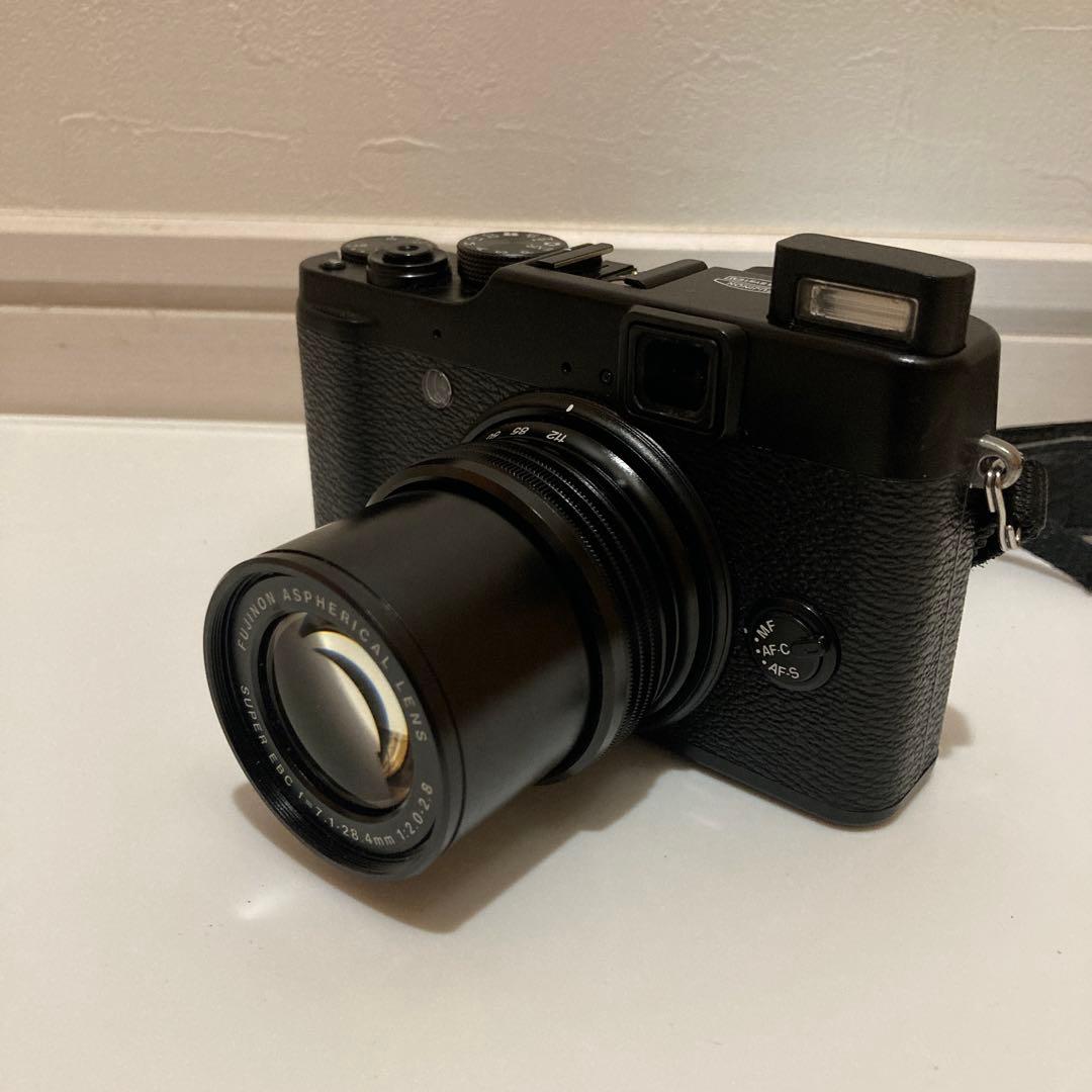 【美品】デジカメ　富士フイルム　X10