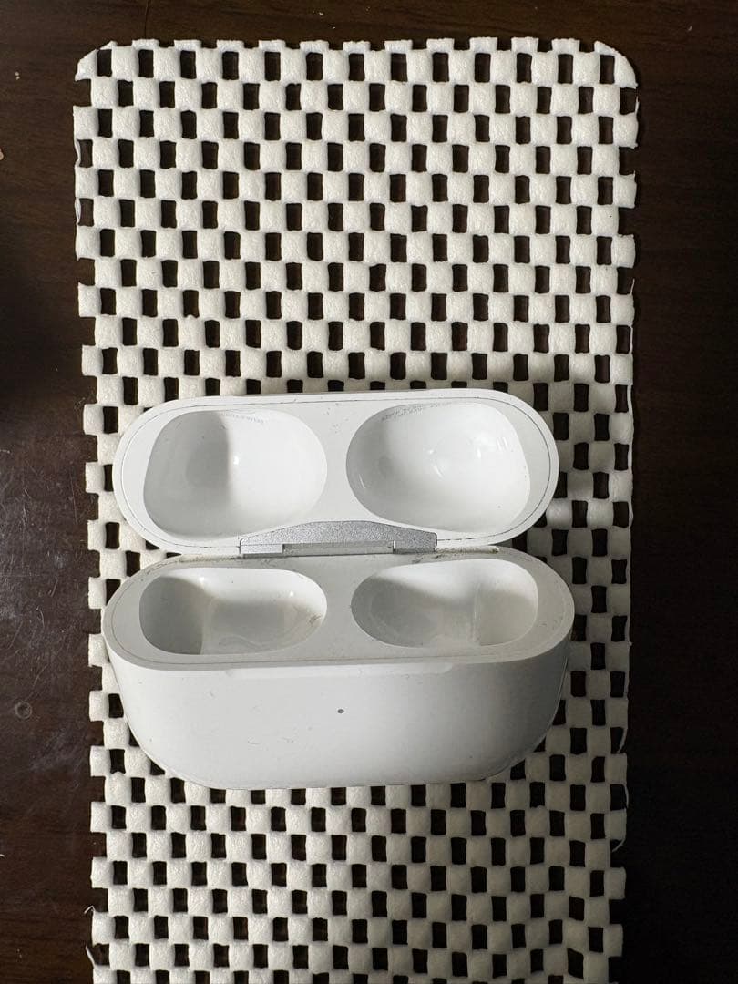 AirPods Pro第2世代　TYPE-C 本体 ホワイト 充電ケース付き