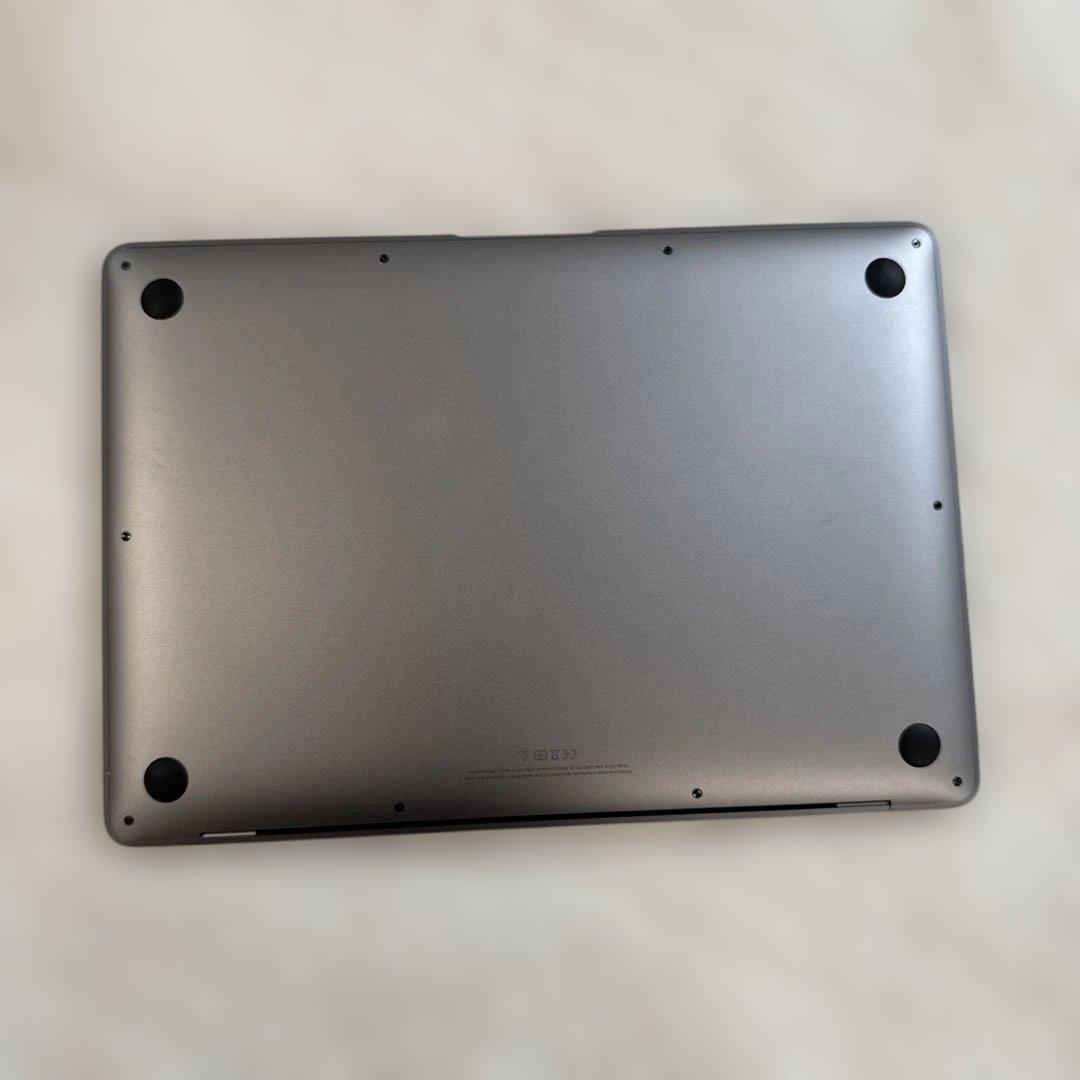 美品 MacBook Air 13インチ 256GB(Retina, 2020)