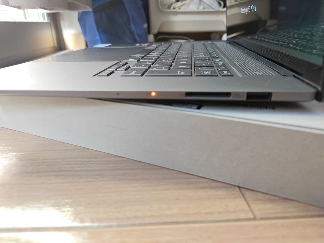 Windowsノート本体 ASUS Zenbook S16 Ryzen AI 9 HX370