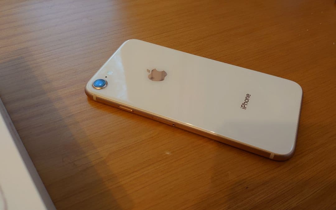 simフリー iphone8  ネットワーク判定○ simロック解除済auドコモ