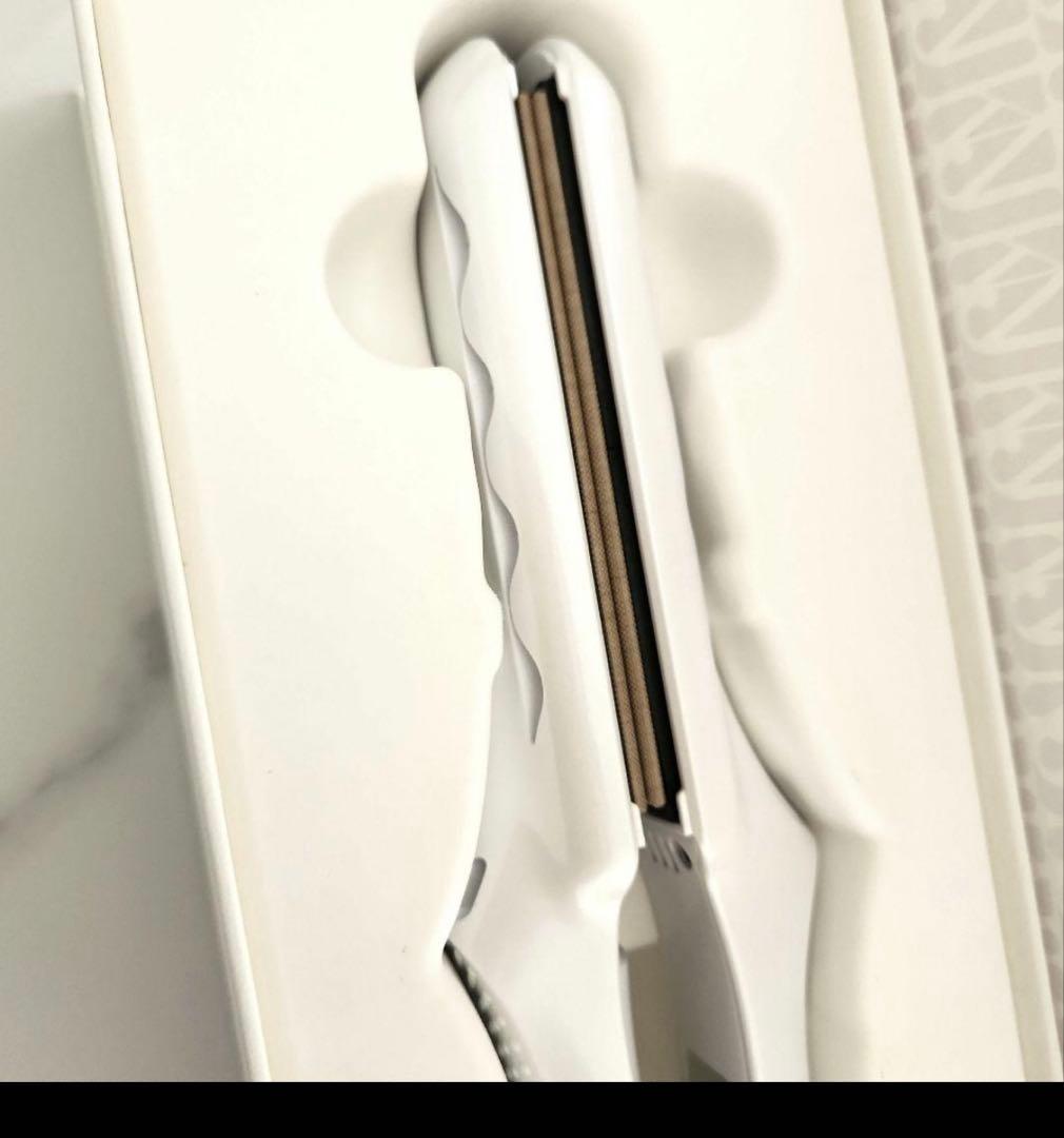 新品　KINUJO ストレートアイロン ホワイト