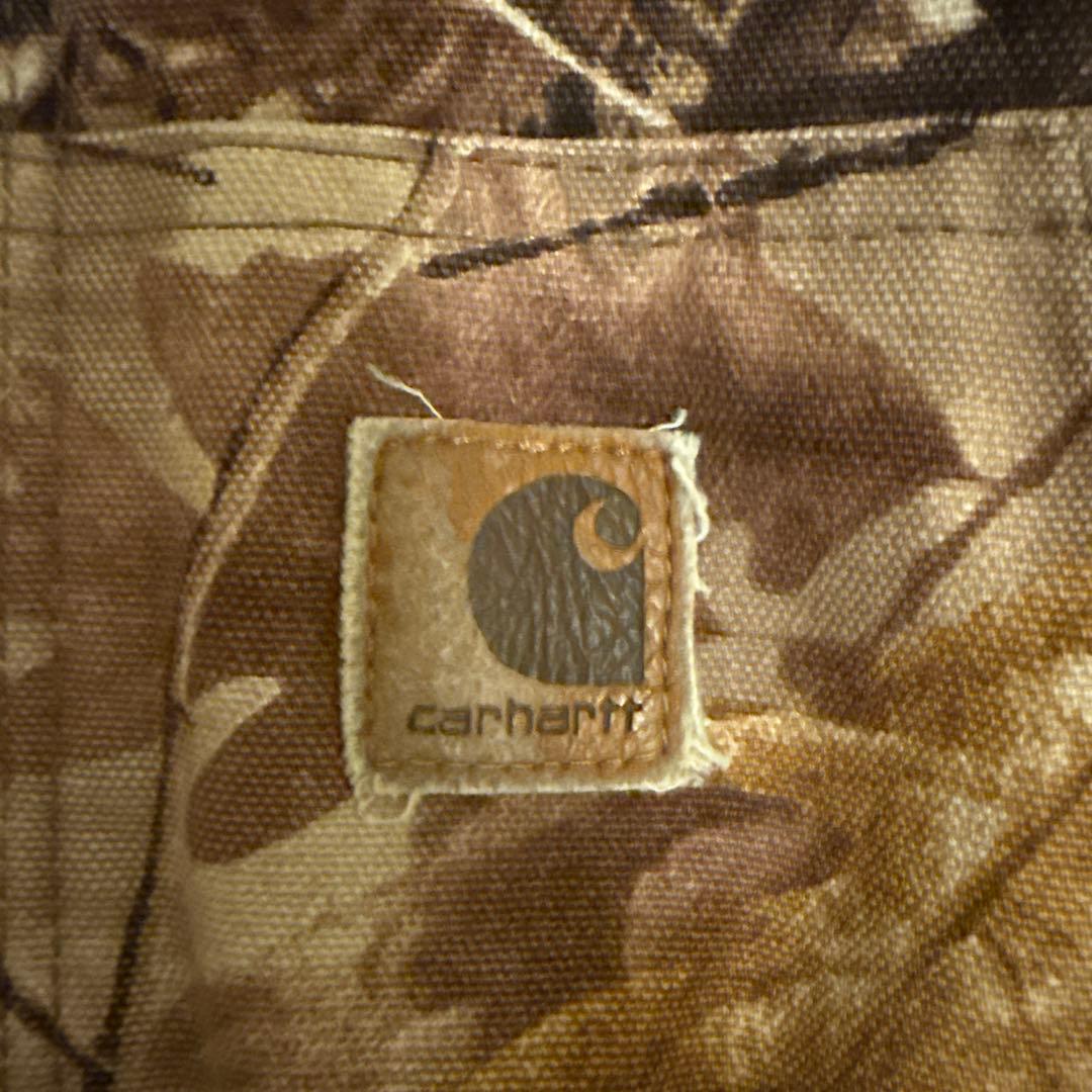 Carhartt 迷彩柄フード付きジャケット