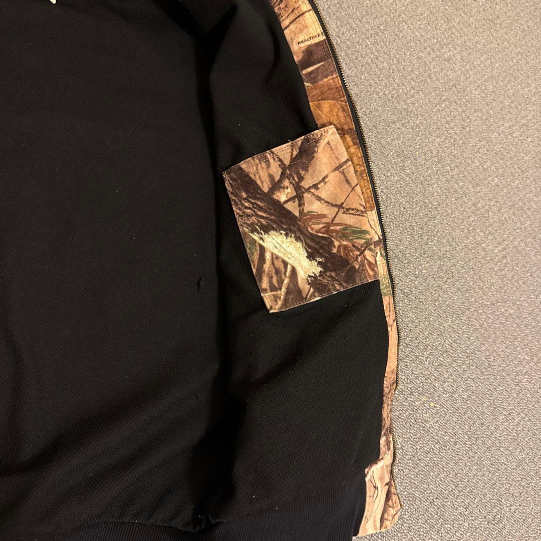 Carhartt 迷彩柄フード付きジャケット