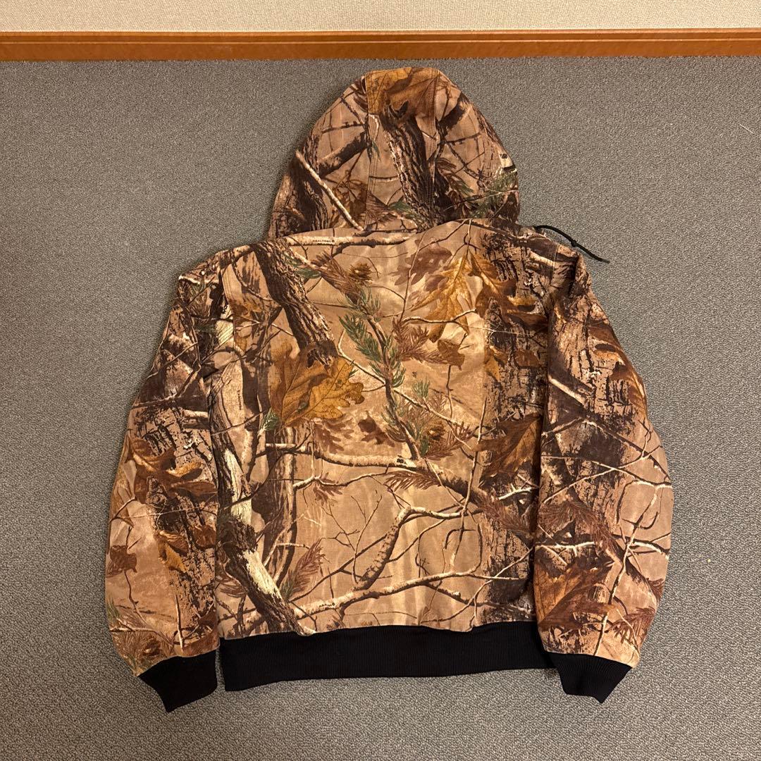 Carhartt 迷彩柄フード付きジャケット