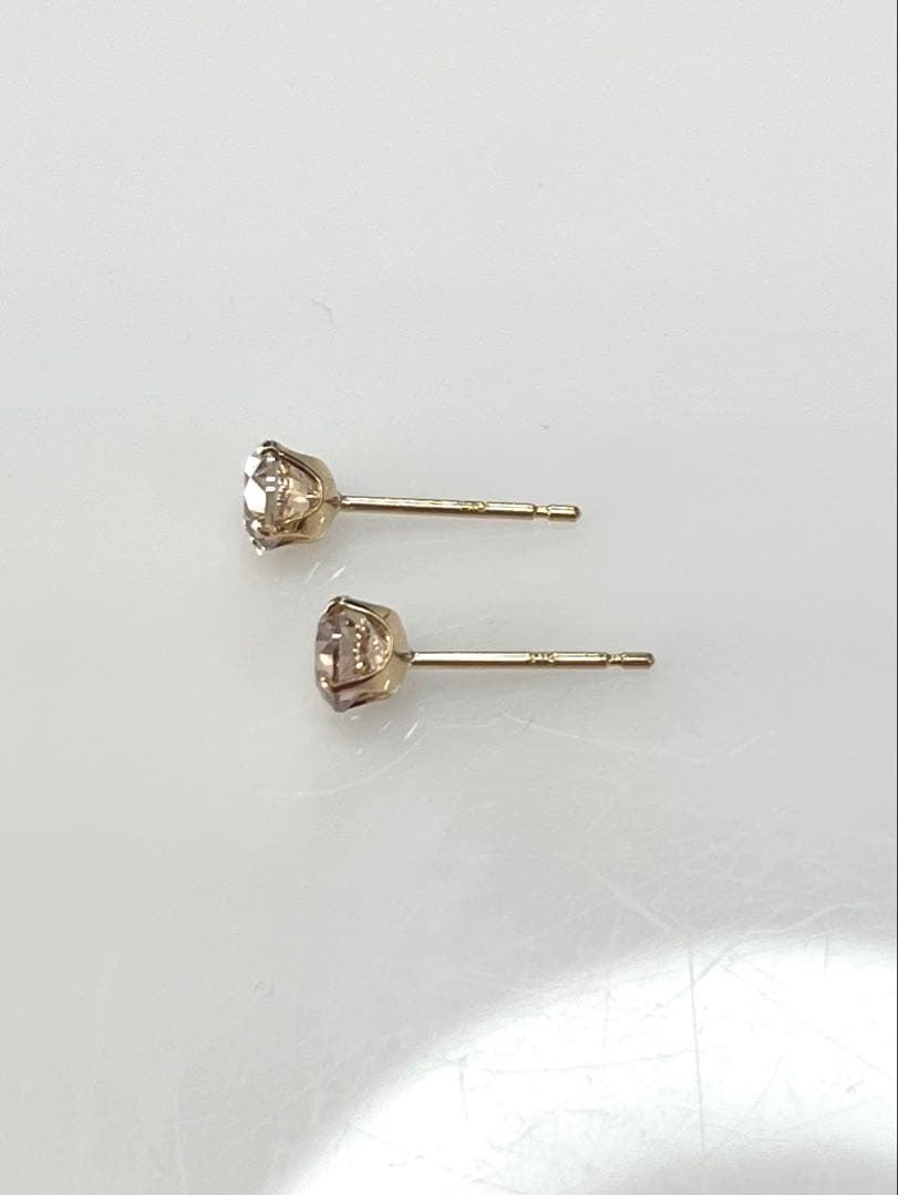 K18 天然ダイヤモンド4本爪ピアス 計0.8ct ブラウン系 鑑別カード付き