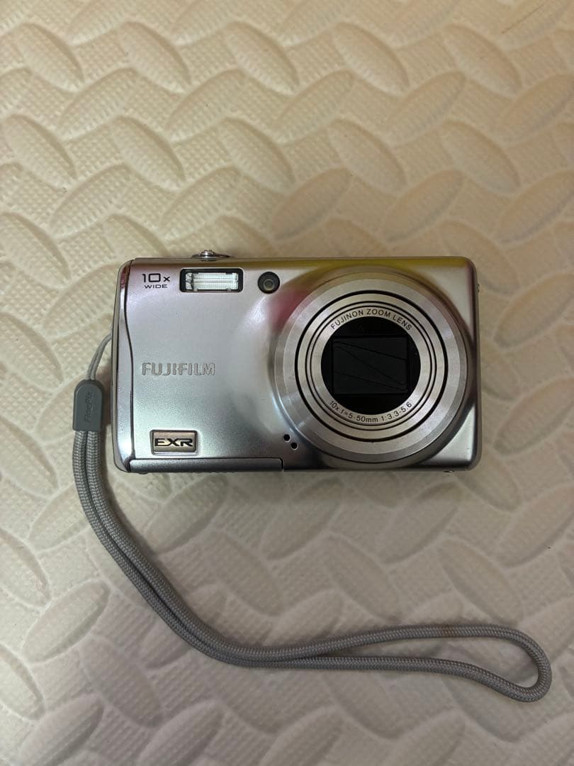 fujifilm&富士フイルム　f70exr デジタルカメラ