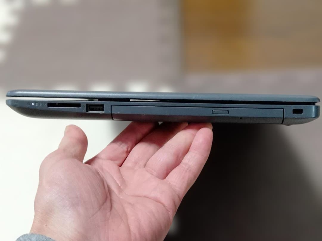 値下げCorei5 8265U / 8GB / 256GB/15.6 /高画質