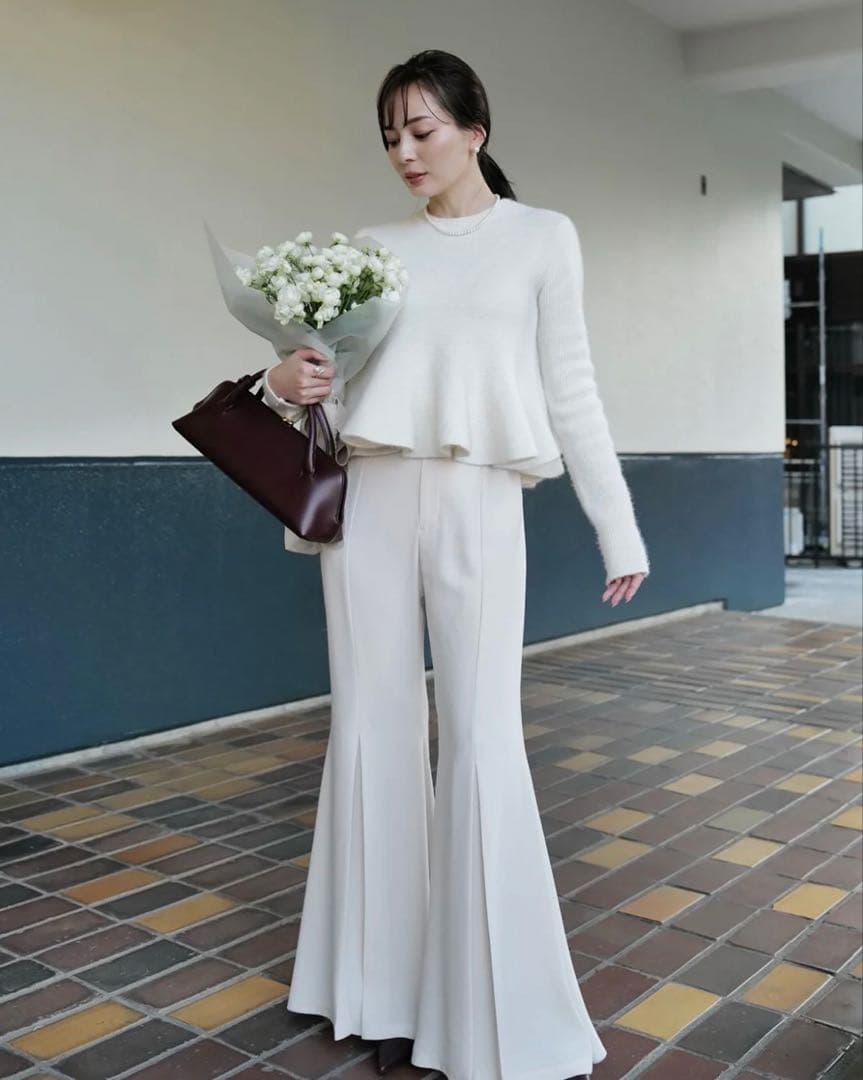 anuans ペプラムショートニットトップス IVORY