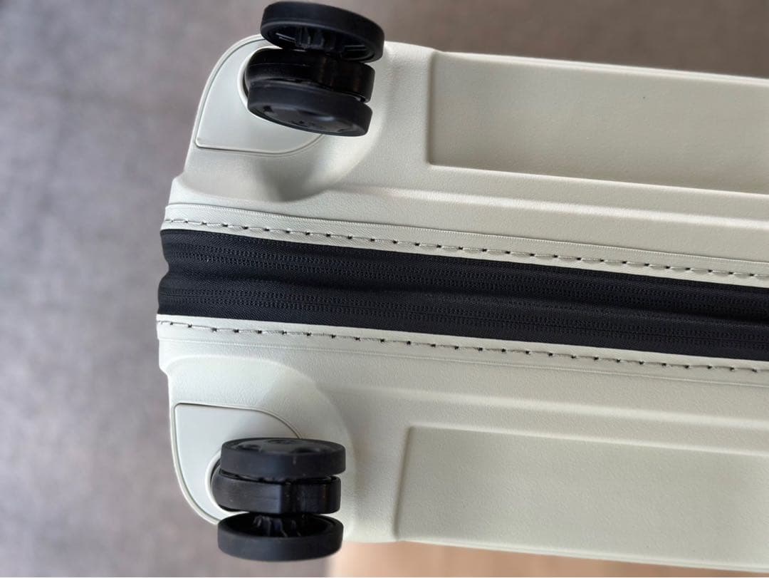 新品未使用品　サムソナイト　スーツケース　アップスケープ55 小型軽量2.3kg