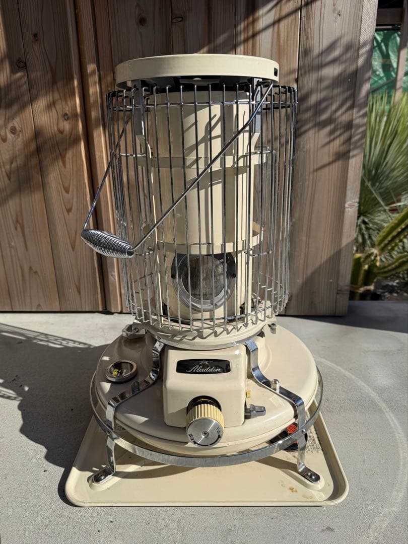 12/4迄限定価格Aladdin アラジン ブルーフレーム ストーブ白　カバー付
