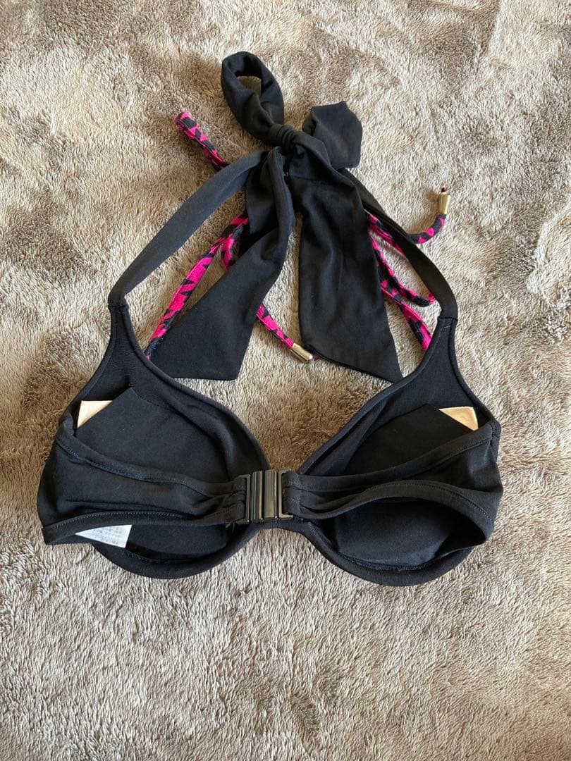 d.i.a. 黒×ピンク千鳥柄　ブラトップ