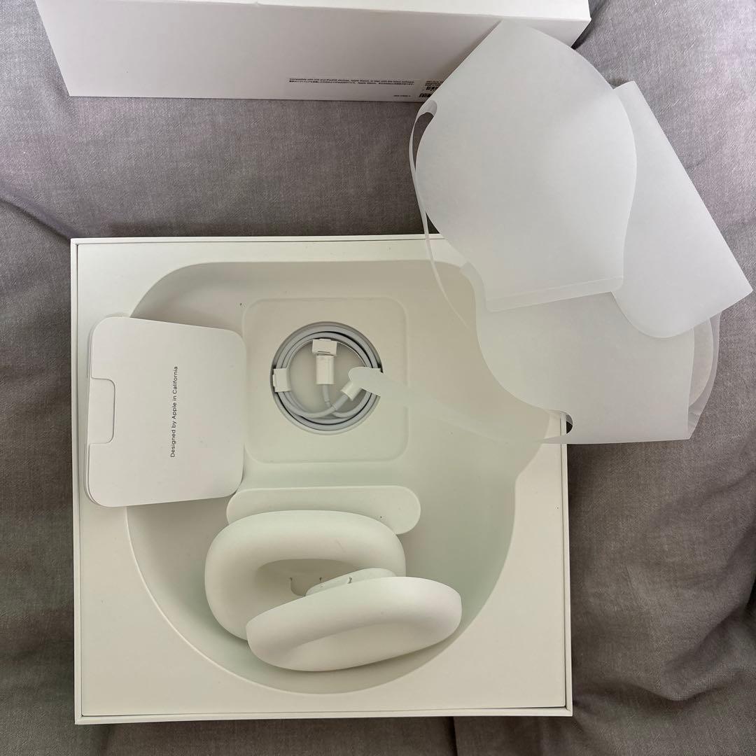 Air pods max シルバー Apple ヘッドホン