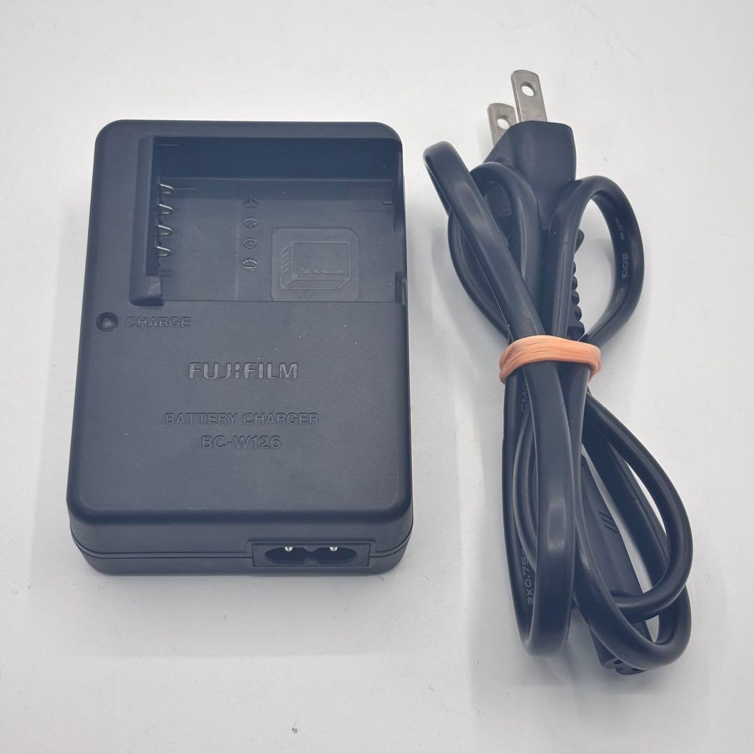 Fujifilm X-A1 ミラーレスカメラ 本体+レンズ