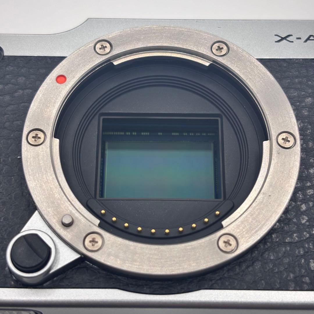 Fujifilm X-A1 ミラーレスカメラ 本体+レンズ