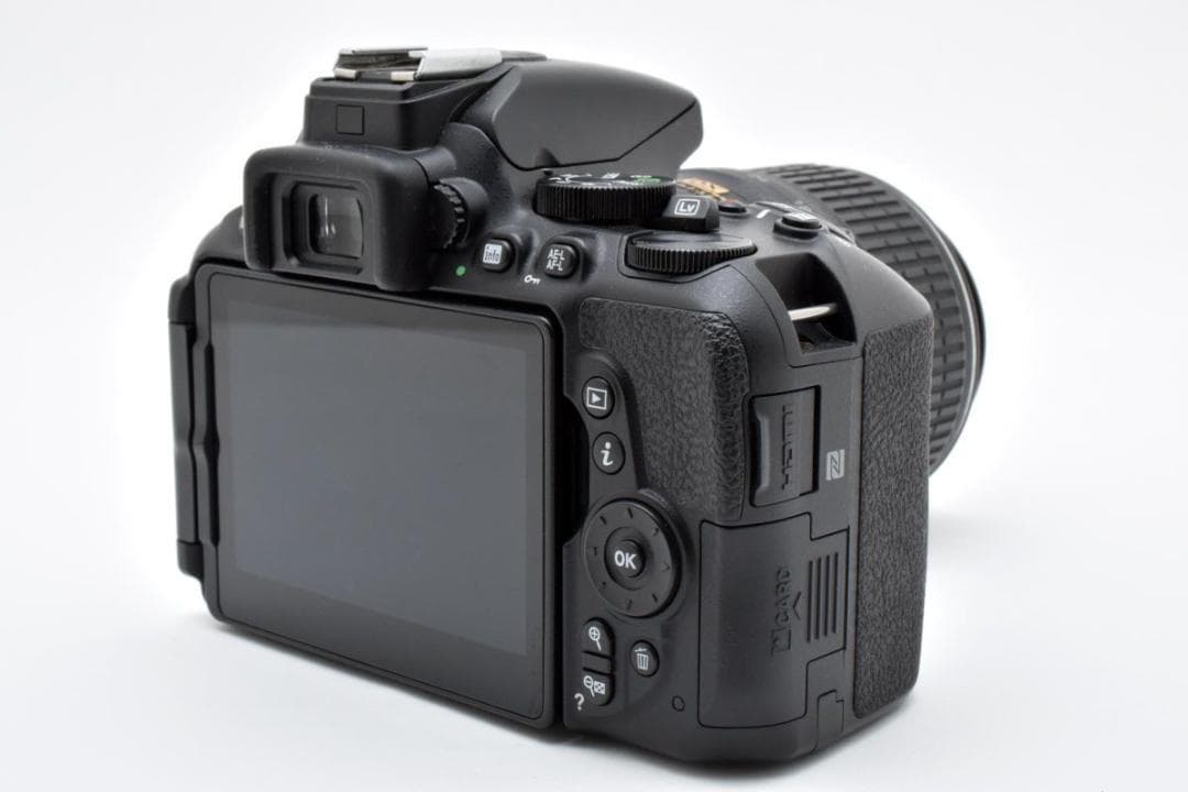 【大人気】 Nikon ニコン D5600 レンズキット デジタル一眼カメラ