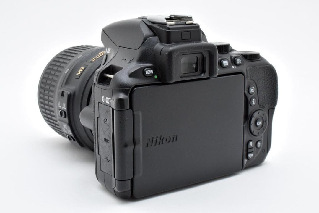 【大人気】 Nikon ニコン D5600 レンズキット デジタル一眼カメラ