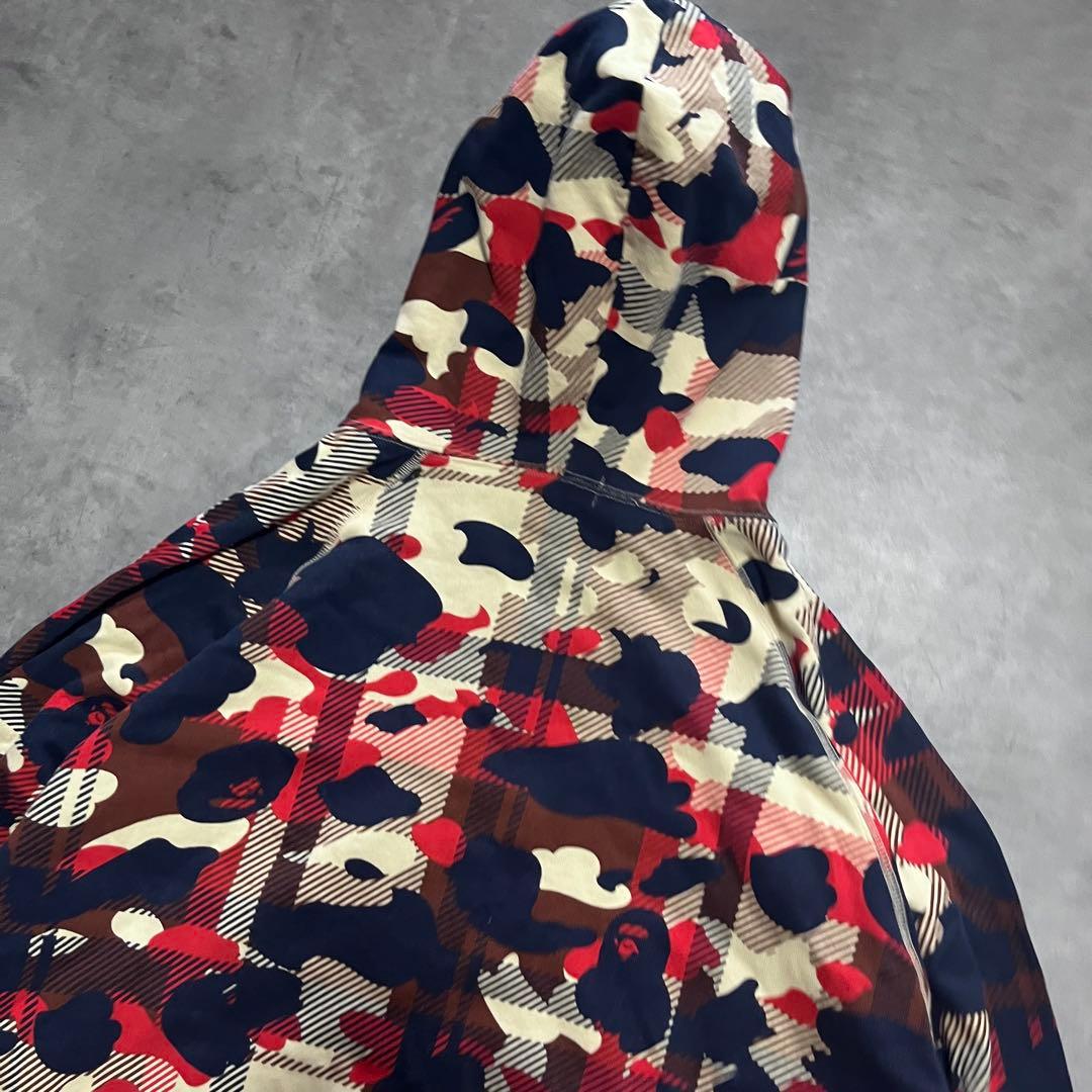 美品 アベイシングエイプ パーカー ラブジェネチェックカモ 迷彩