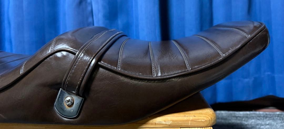 カワサキ ZRX400 純正ベース タックロールシート ローシート アンコ抜き