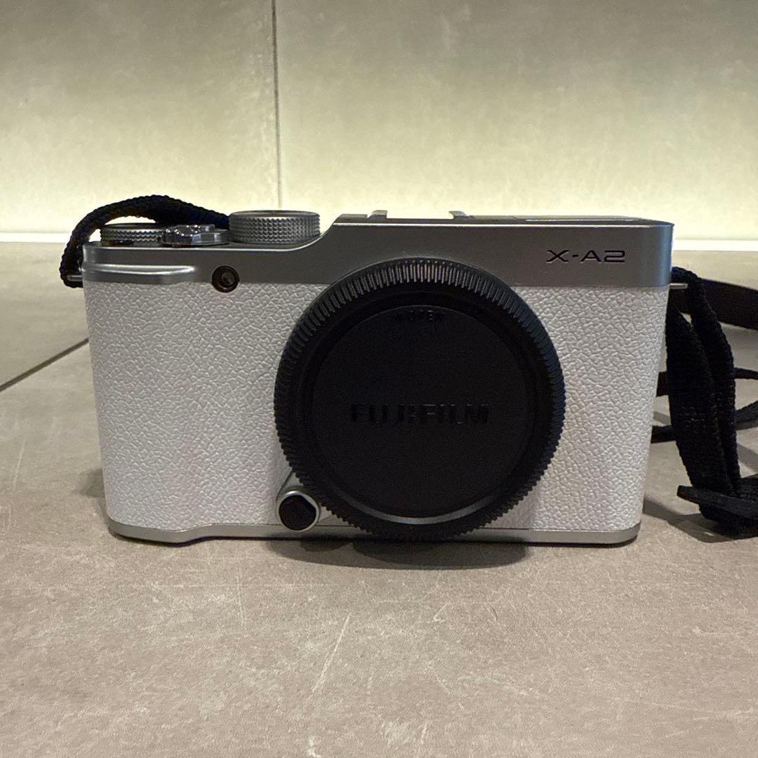 ★美品FUJIFILM X-A2デジタルカメラ レザーケース付き★