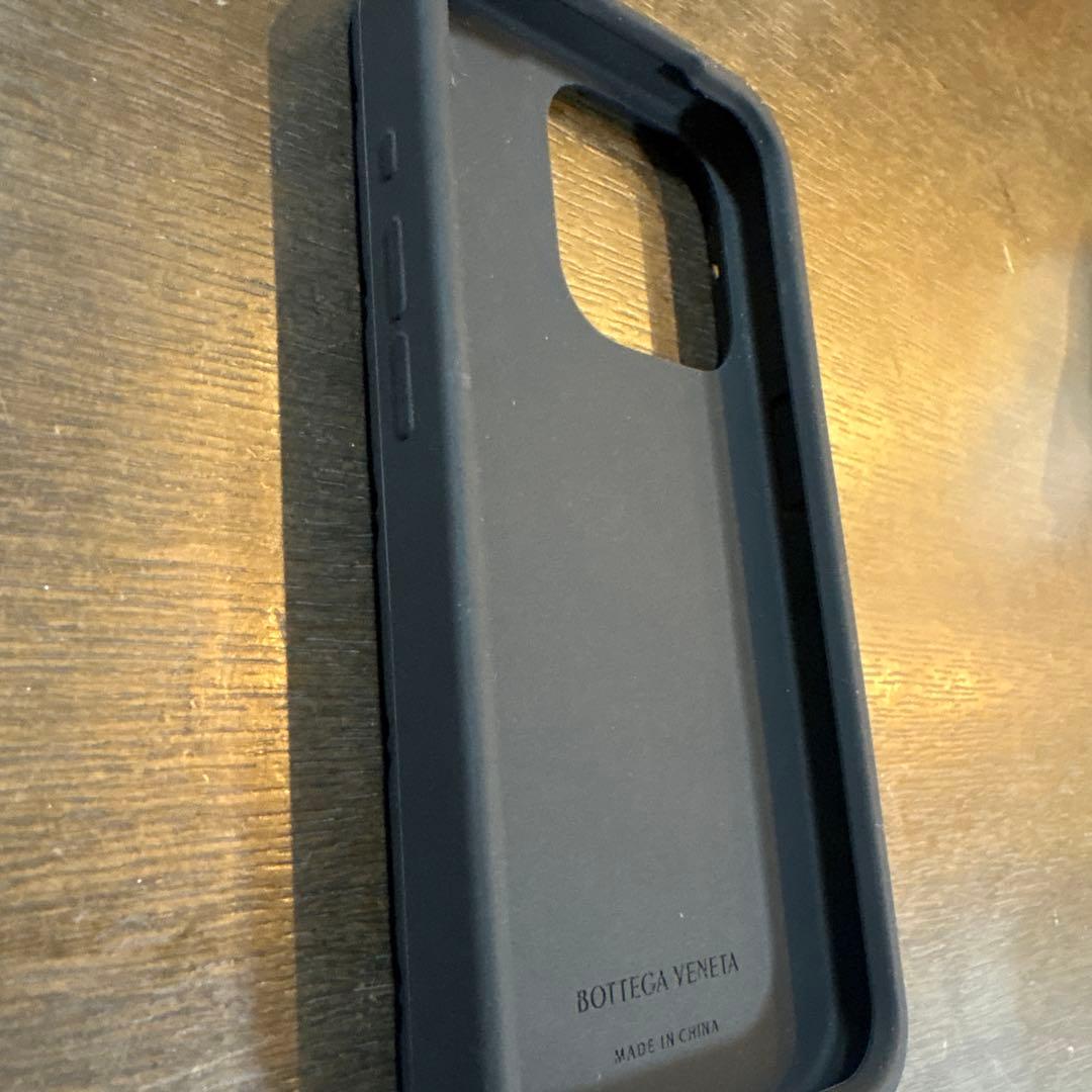 専用BOTTEGA VENETA ブラックシリコンケース　iPhone１５pro