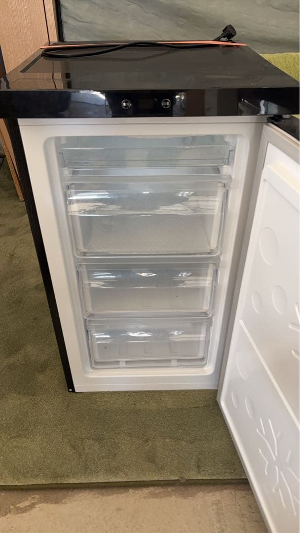 冷凍庫　2023年製　マクスゼン