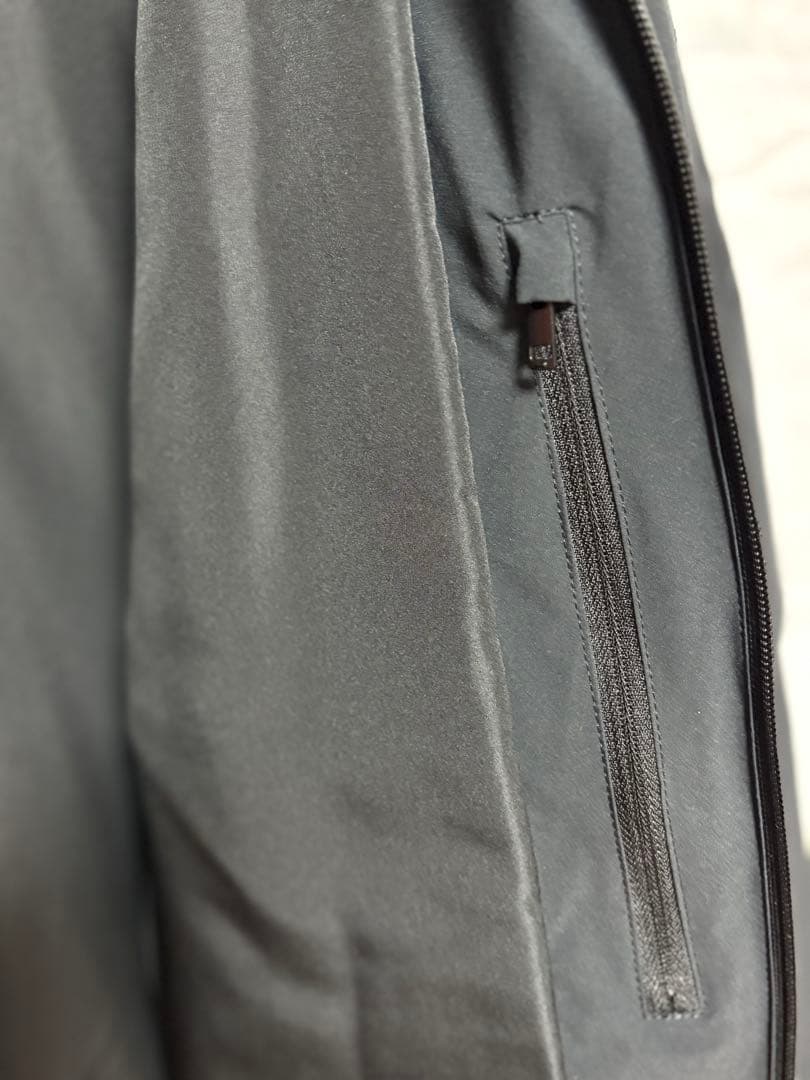 ⭐️新品⭐️UNIQLOシームレスダウンパーカー