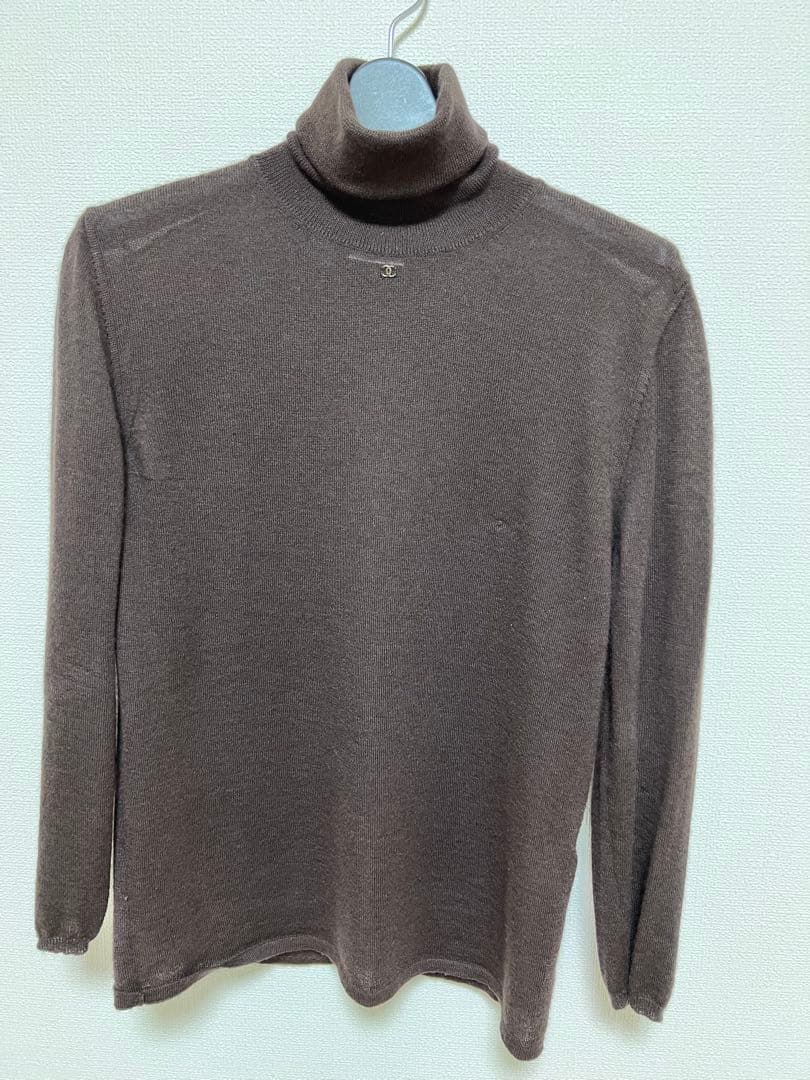 シャネル　カシミヤ　タートルネックセーター　Mサイズ