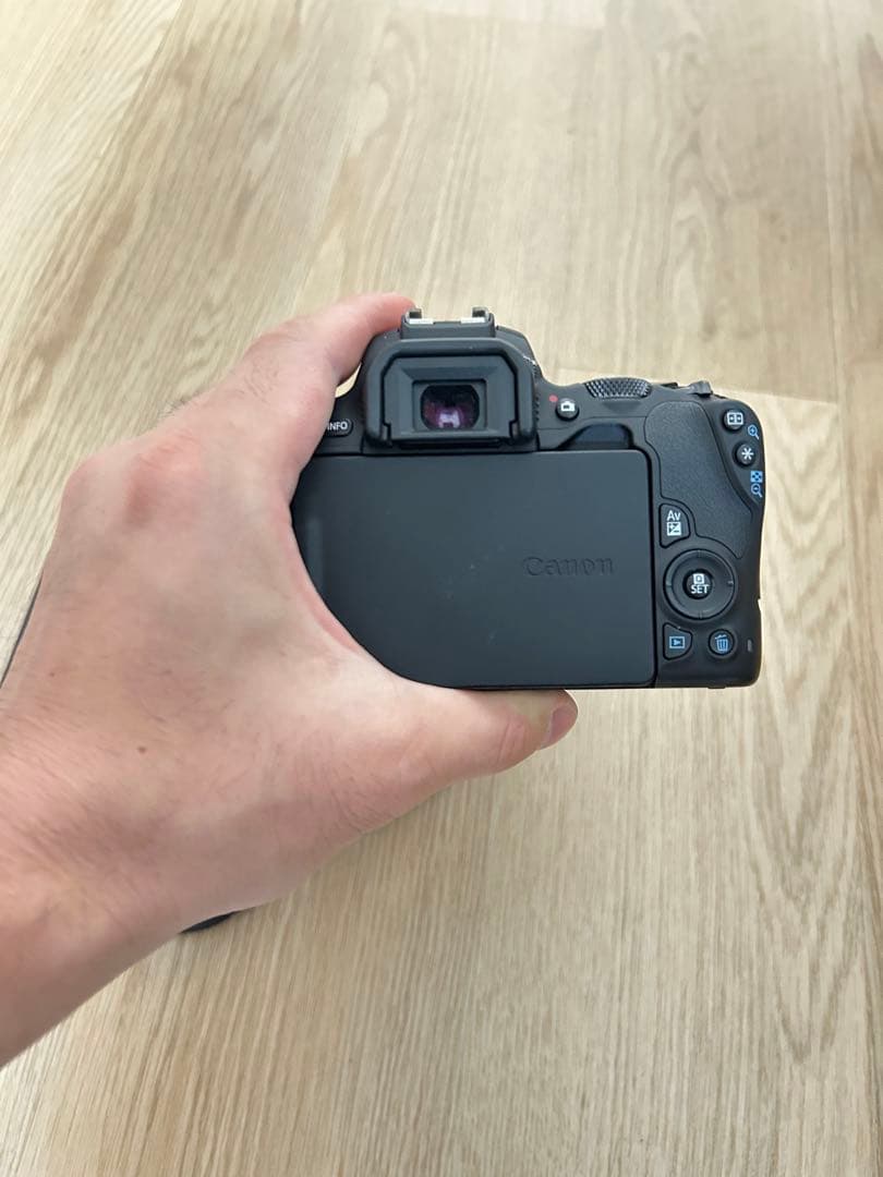 Canon EOS kiss X9 デジタル一眼レフカメラ