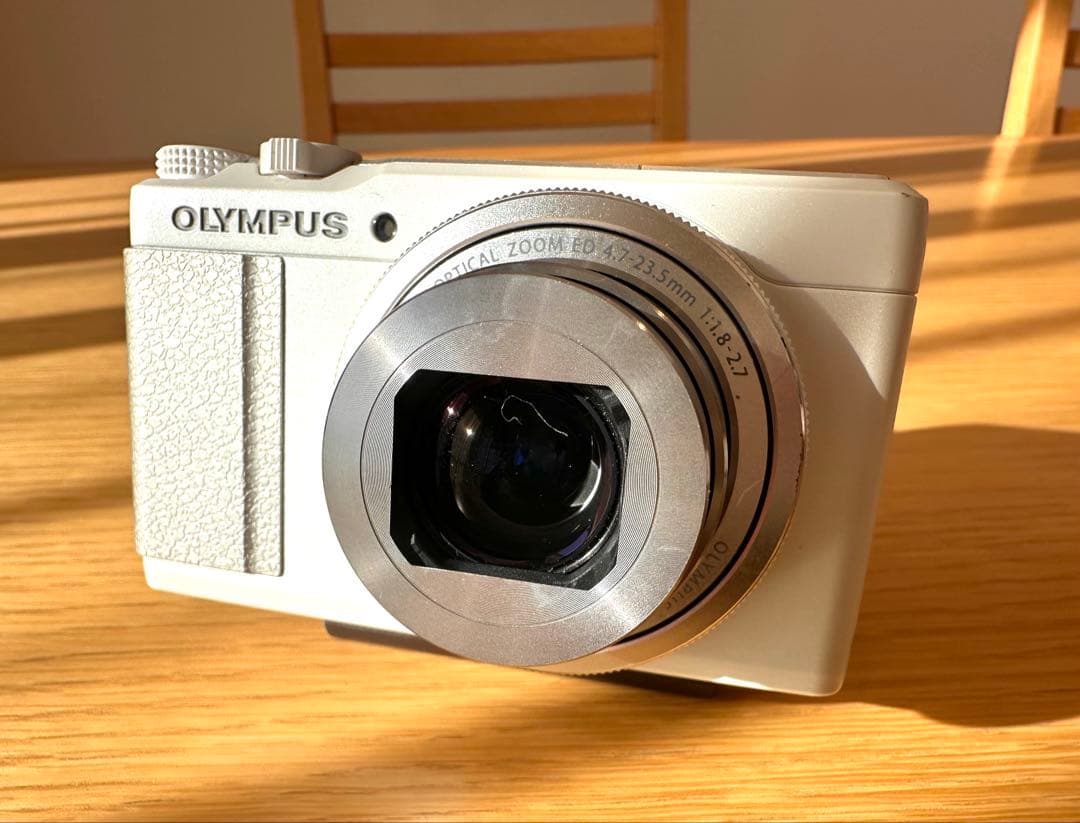 OLYMPUS Stylus xz-10 人気ホワイト