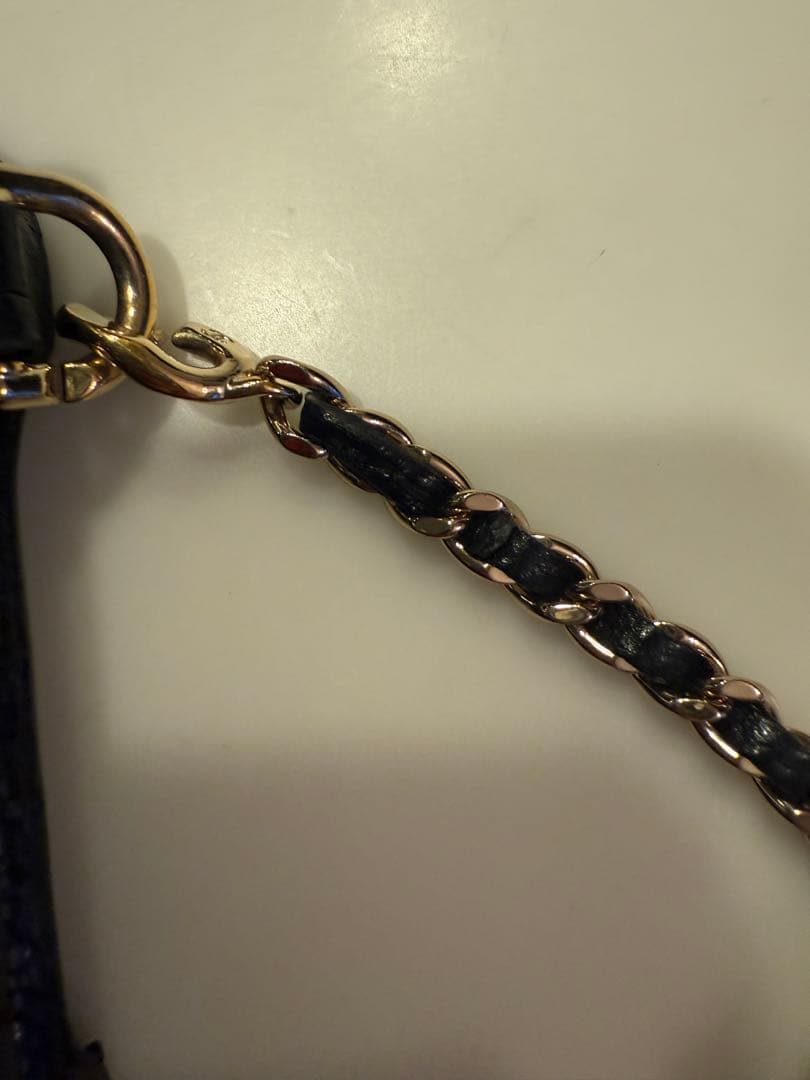 CHANEL iPhone14pro ゴールドチェーン付きカバー