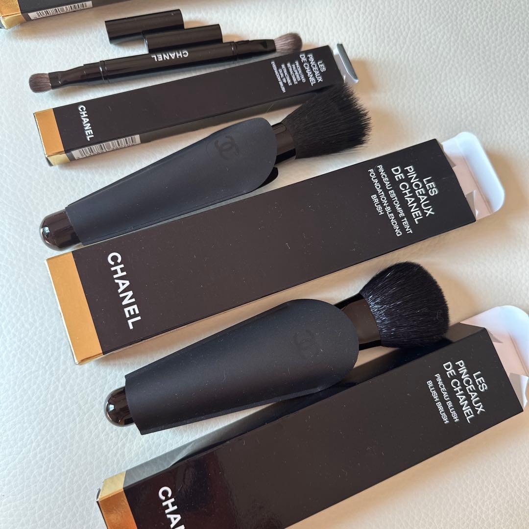 CHANEL メイクブラシ