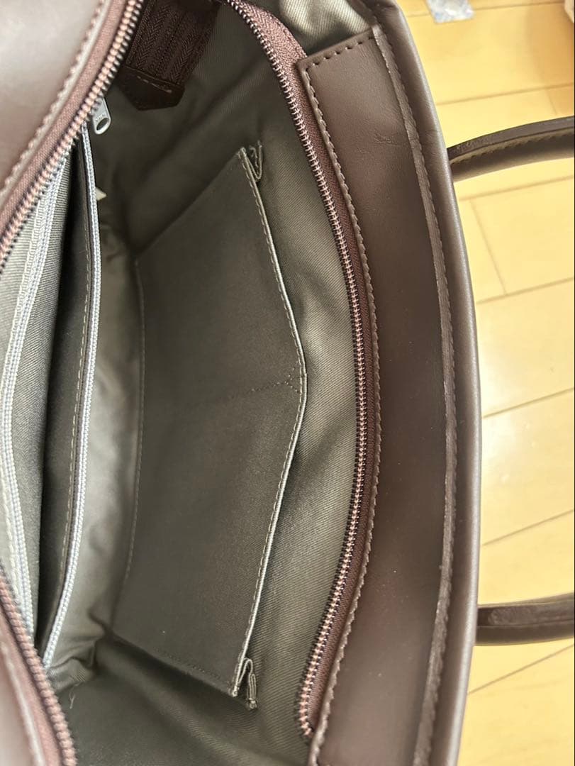 値下げしました‼️【美品・新品未使用】TRION 本革 ハンドバッグ 男女兼用