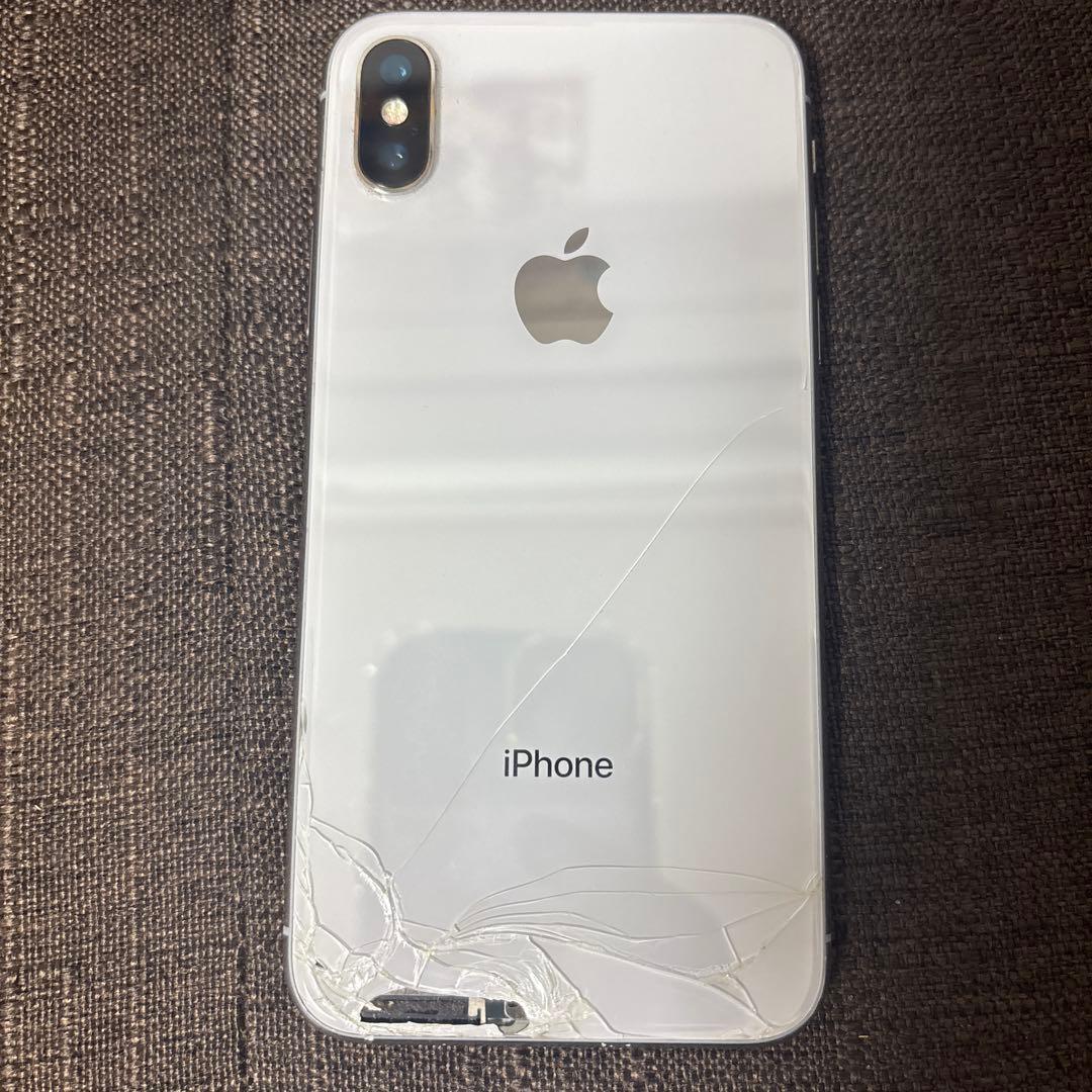 iPhone X シルバー 本体 64GB背面ひびあり