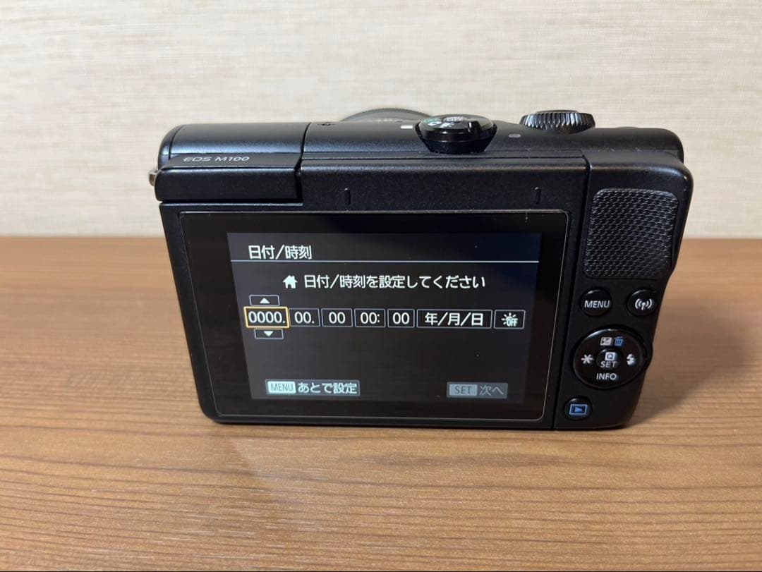 Canon EOS M100 ミラーレス一眼
