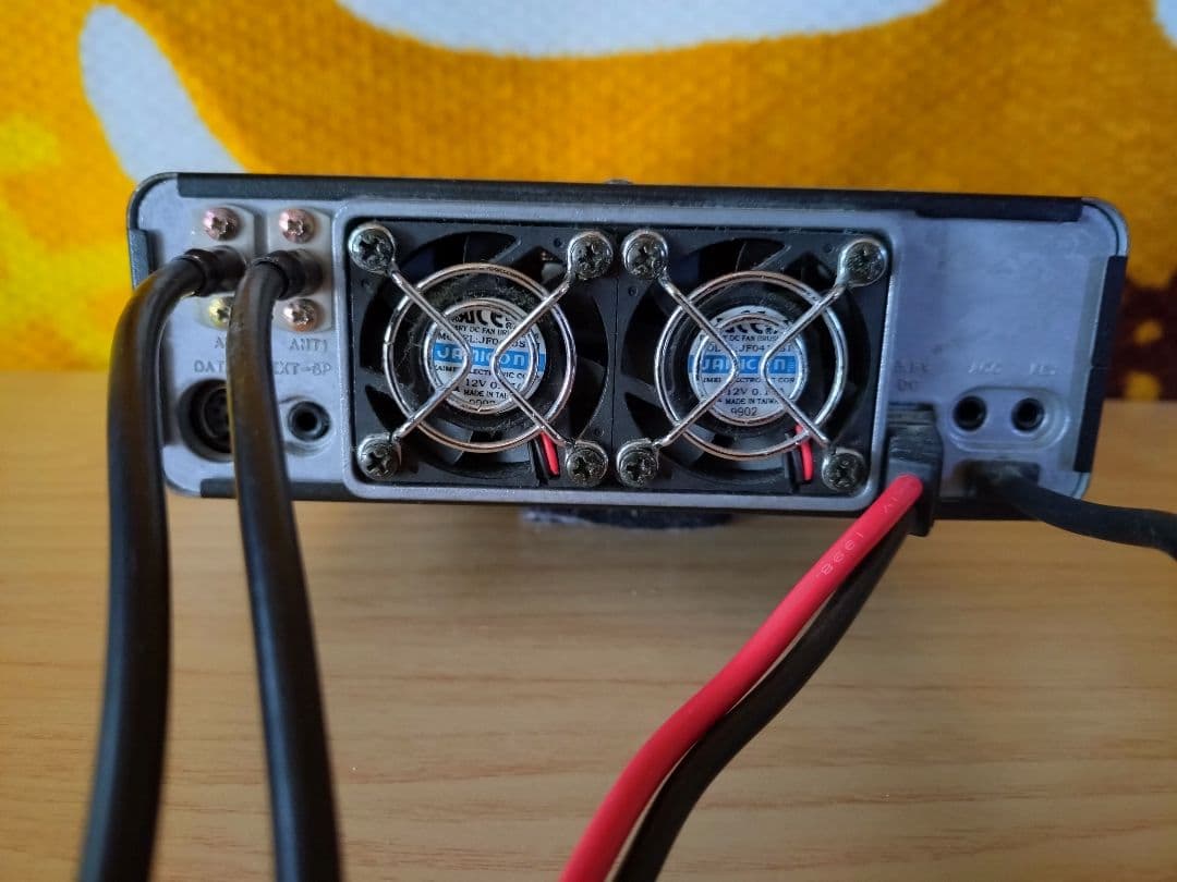 トランシーバー yaesu FT-100 M(50w)