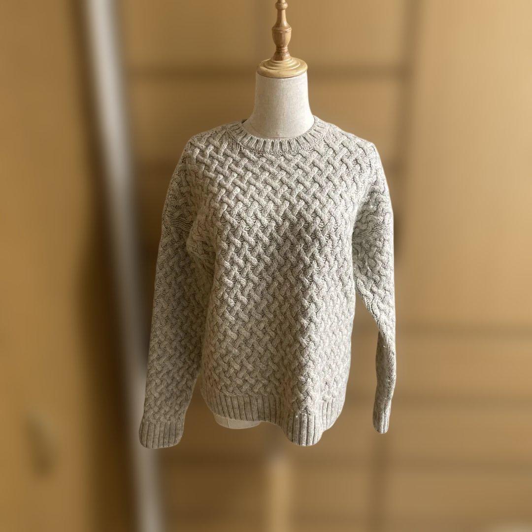 しの【美品】JOHN SMEDLEYケーブル編み模様 長袖ニットセーター