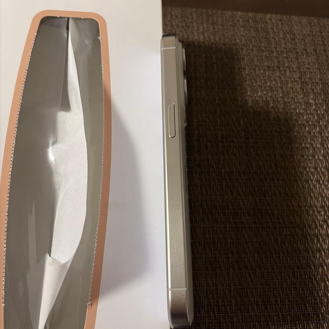 iPhone15pro 128GB 本体 美品