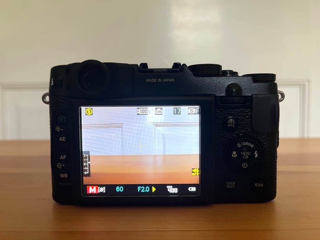 FUJIFILM X10 / ブラック